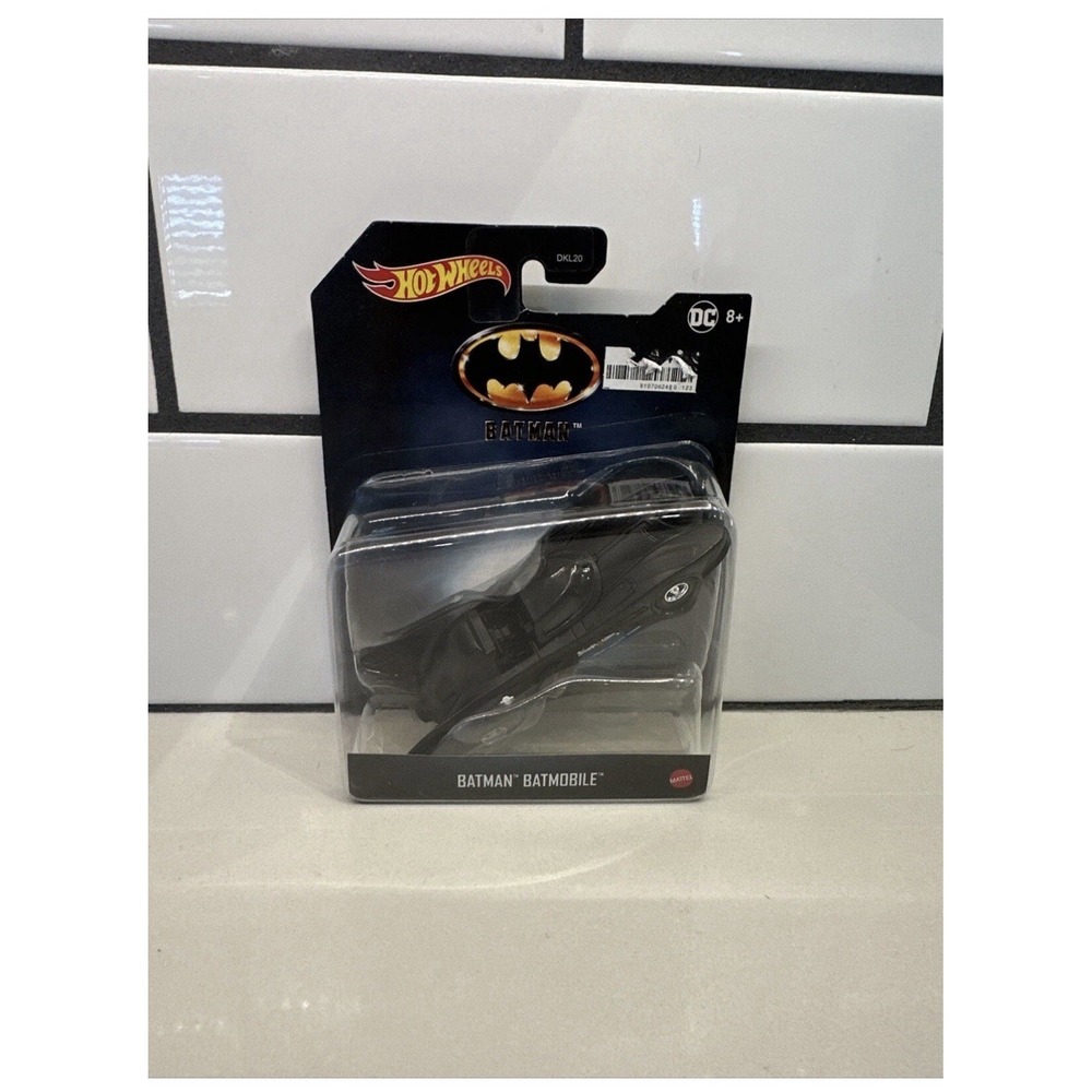 NEW! Hot Wheels Batman Batmobile 1989 movie version 1:50 scale Brand Collectible